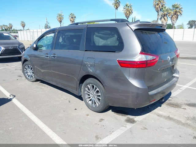 2018 TOYOTA SIENNA 5TDYZ3DC1JS954916 Photo 2
