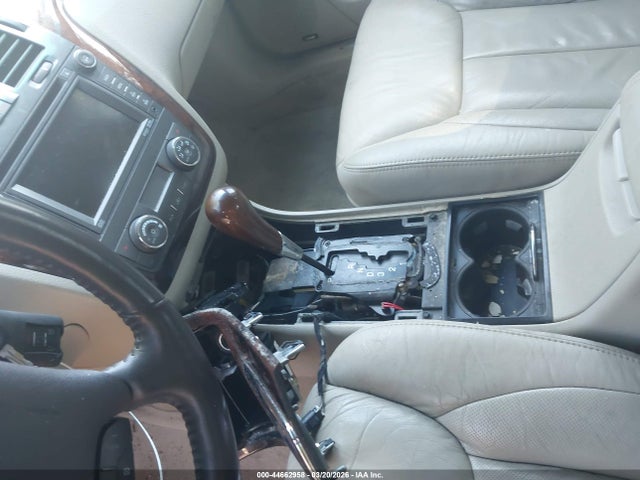 2011 CADILLAC DTS 1G6KH5E69BU134161 Photo 5