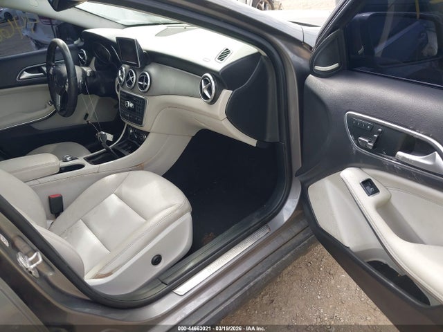 2015 MERCEDES-BENZ GLA 250 WDCTG4GB3FJ150575 Photo 4