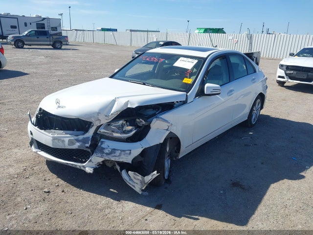 44663058 :رقم المزاد ، WDDGF8ABXDA830776 vin ، 2013 Mercedes-benz C 300 Luxury 4matic مزاد بيع