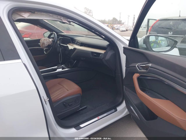 Audi Q8 E-tron S Line Premium Plus Quattro 2024 WA1CAAGE6RB016572 Image 5