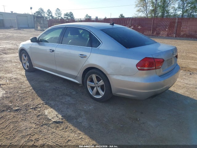 2015 Volkswagen Passat 1.8t Limited Edition მანქანა იყიდება აუქციონზე, vin: 1VWAS7A39FC109884, აუქციონის ნომერი: 44663109