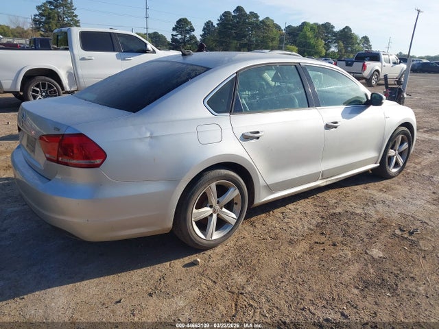 2015 Volkswagen Passat 1.8t Limited Edition მანქანა იყიდება აუქციონზე, vin: 1VWAS7A39FC109884, აუქციონის ნომერი: 44663109