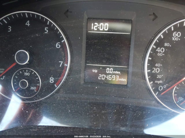 2015 Volkswagen Passat 1.8t Limited Edition მანქანა იყიდება აუქციონზე, vin: 1VWAS7A39FC109884, აუქციონის ნომერი: 44663109