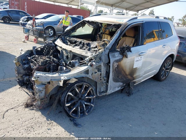 2016 VOLVO XC90 YV4A22PK9G1091725 Photo 1