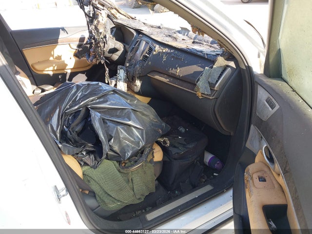 2016 VOLVO XC90 YV4A22PK9G1091725 Photo 4