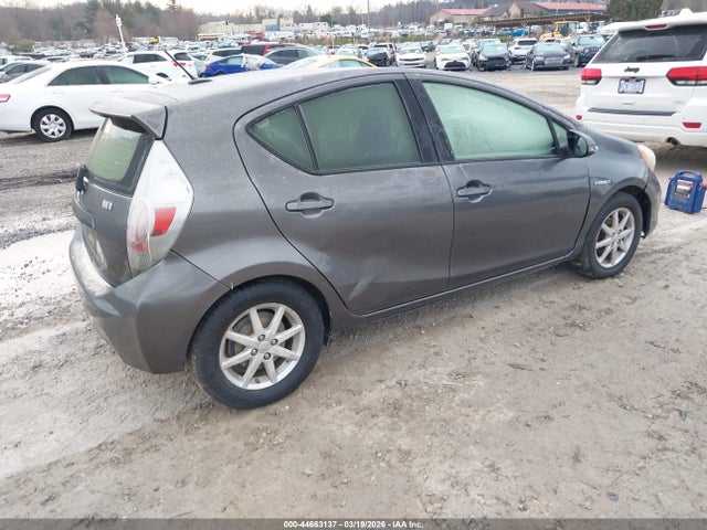 2013 TOYOTA PRIUS C JTDKDTB3XD1545368 Photo 3