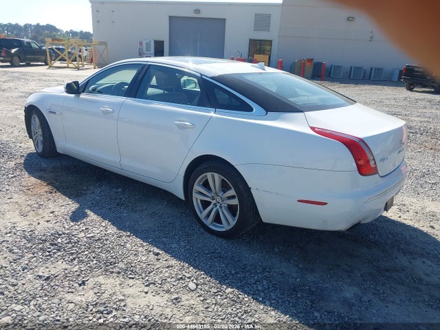 2013 JAGUAR XJ SAJWA2GB3DLV52852 Photo 2