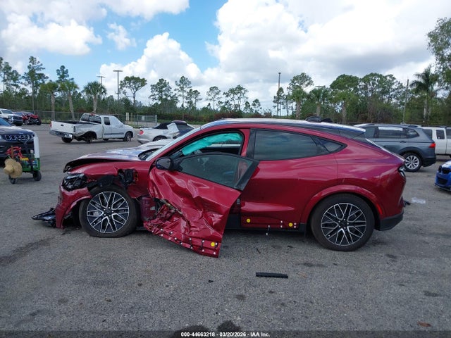 Ford Mustang Mach-e Premium 2025 3FMTK3R45SMA50788 Image 14