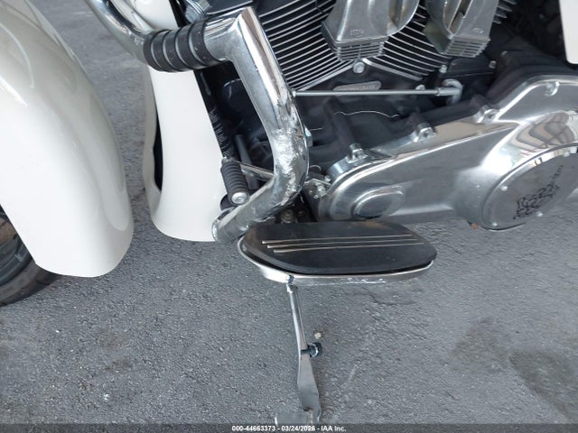 1HD1KBC1XMB641549 Harley-Davidson FLHX