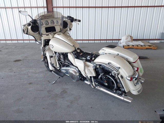 2021 HARLEY-DAVIDSON FLHX 1HD1KBC1XMB641549 Photo 2