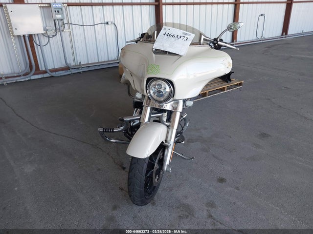 2021 HARLEY-DAVIDSON FLHX 1HD1KBC1XMB641549 Photo 4