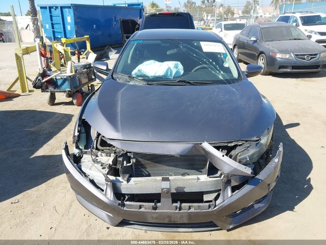 2HGFC2F58JH598529 Honda Civic Lx