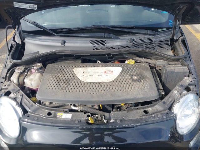 2015 FIAT 500E 3C3CFFGE4FT549796 Photo 9