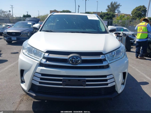 5TDKZRFH2KS561929 Toyota Highlander Xle