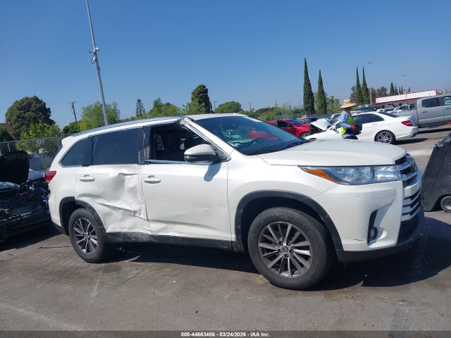 5TDKZRFH2KS561929 Toyota Highlander Xle