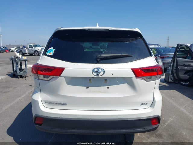 5TDKZRFH2KS561929 Toyota Highlander Xle