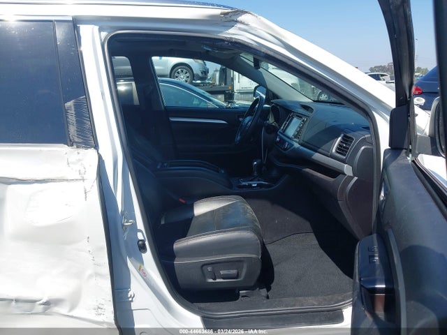 5TDKZRFH2KS561929 Toyota Highlander Xle