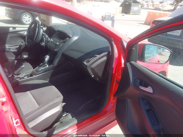 1FADP3F20GL405927 Ford FOCUS SE