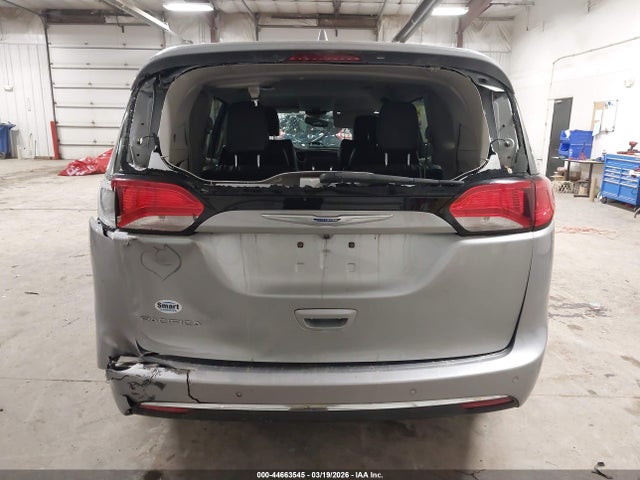 44663545 :رقم المزاد ، 2C4RC1BG6JR246220 vin ، 2018 Chrysler Pacifica Touring L مزاد بيع