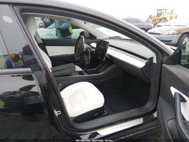 2019 TESLA MODEL 3 5YJ3E1EB4KF230479 Photo 4
