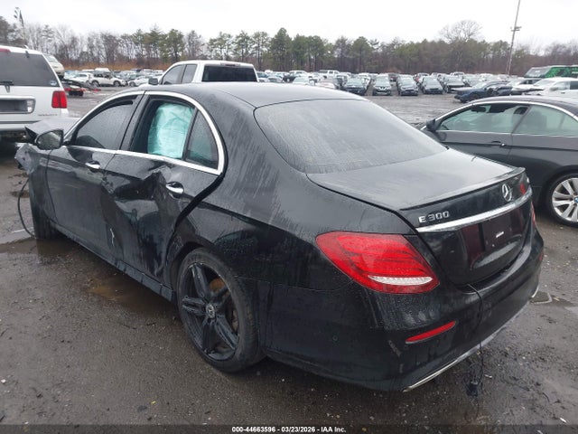 2018 MERCEDES-BENZ E 300 WDDZF4KB0JA393236 Photo 2