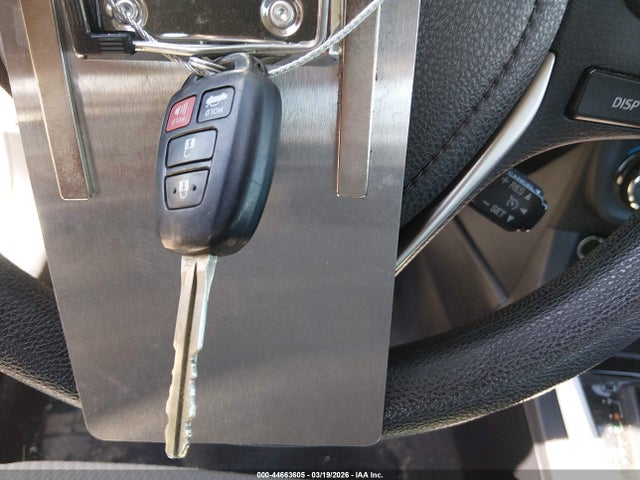 2T1BURHE5GC501242 Toyota COROLLA LE