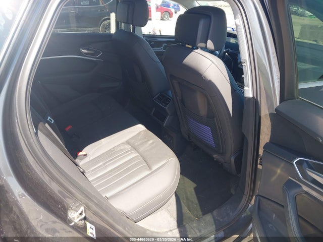 Продажа на аукционе авто 2021 Audi E-tron Premium Plus Quattro, vin: WA1LABGE3MB011540, номер лота: 44663629