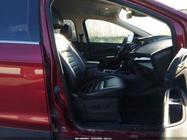 1FMCU0J95HUD42297 Ford Escape Titanium