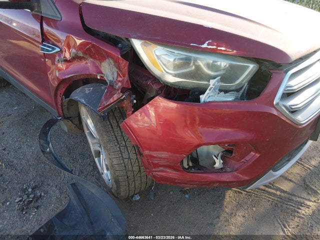 1FMCU0J95HUD42297 Ford Escape Titanium