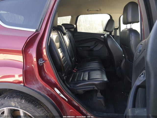 1FMCU0J95HUD42297 Ford Escape Titanium