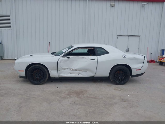 44663682 :رقم المزاد ، 2C3CDZAG1GH275517 vin ، 2016 Dodge Challenger Sxt مزاد بيع