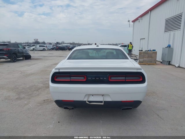 44663682 :رقم المزاد ، 2C3CDZAG1GH275517 vin ، 2016 Dodge Challenger Sxt مزاد بيع
