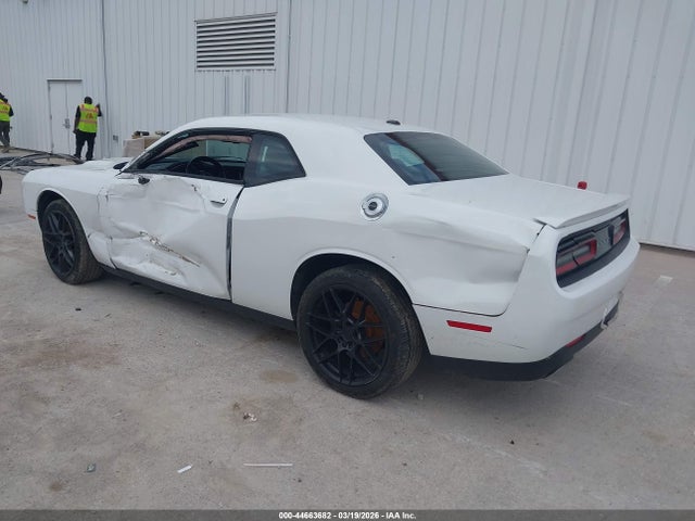 44663682 :رقم المزاد ، 2C3CDZAG1GH275517 vin ، 2016 Dodge Challenger Sxt مزاد بيع