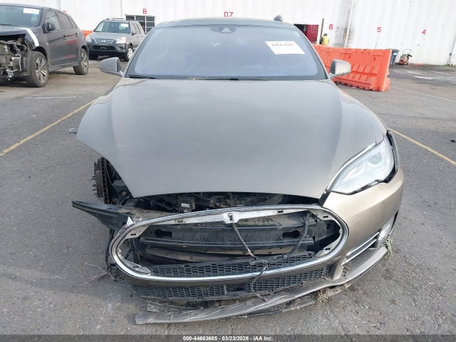 2015 Tesla Model S 70d/85d/p85d მანქანა იყიდება აუქციონზე, vin: 5YJSA1E23FF120178, აუქციონის ნომერი: 44663685