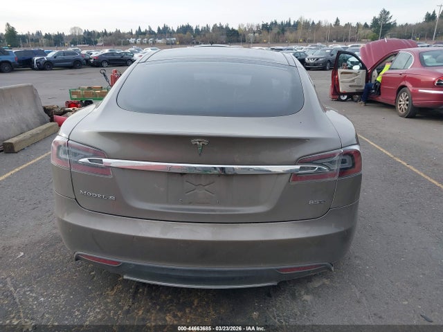 2015 Tesla Model S 70d/85d/p85d მანქანა იყიდება აუქციონზე, vin: 5YJSA1E23FF120178, აუქციონის ნომერი: 44663685