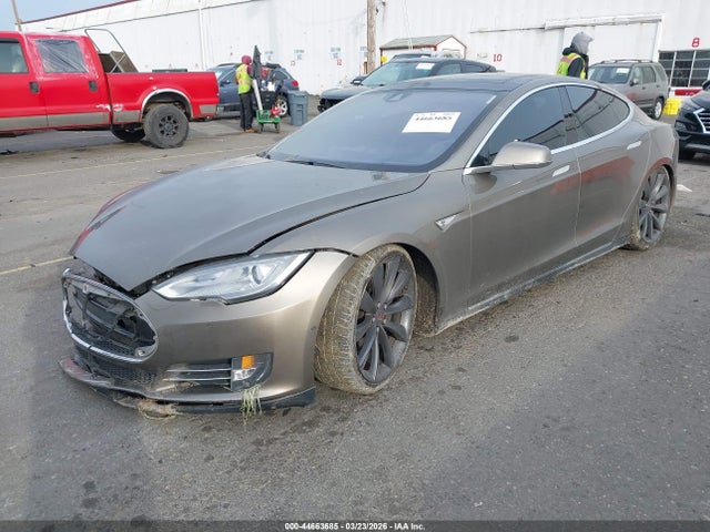 2015 Tesla Model S 70d/85d/p85d მანქანა იყიდება აუქციონზე, vin: 5YJSA1E23FF120178, აუქციონის ნომერი: 44663685