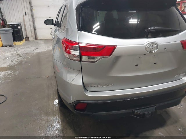 Toyota Highlander Xle 2018 5TDJZRFH0JS532925 Image 17