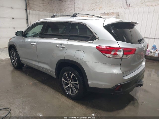 Toyota Highlander Xle 2018 5TDJZRFH0JS532925 Image 3