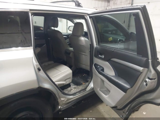 Toyota Highlander Xle 2018 5TDJZRFH0JS532925 Image 8