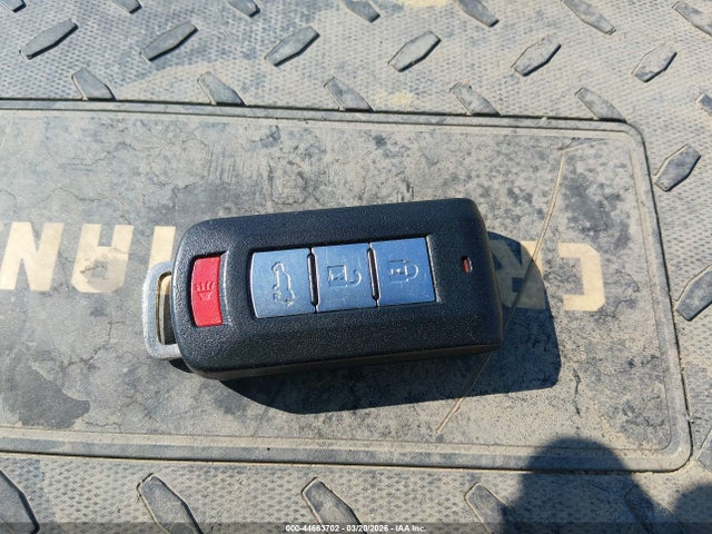 2015 Mitsubishi Outlander Se მანქანა იყიდება აუქციონზე, vin: JA4AD3A31FZ001028, აუქციონის ნომერი: 44663702