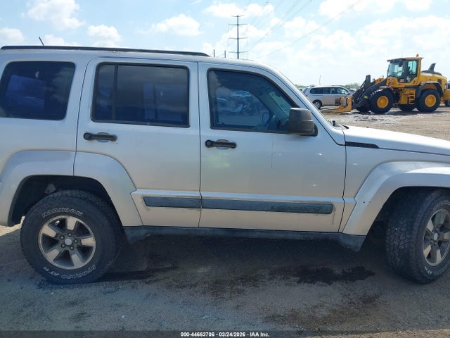 44663706 :رقم المزاد ، 1J8GN28K68W179258 vin ، 2008 Jeep Liberty Sport مزاد بيع