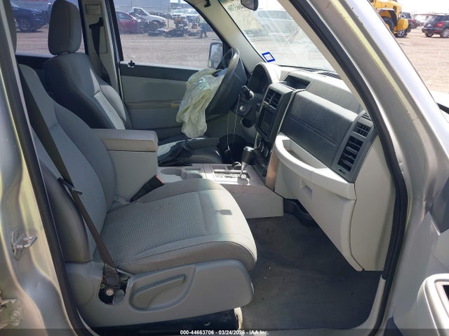 44663706 :رقم المزاد ، 1J8GN28K68W179258 vin ، 2008 Jeep Liberty Sport مزاد بيع