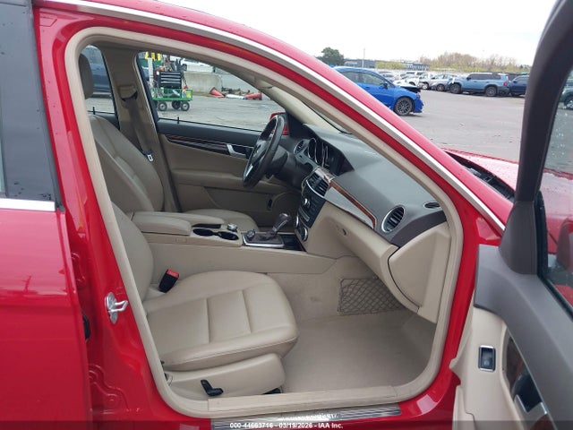 Aukcja sprzedaży 2014 Mercedes-benz C 250 Sport, vin: WDDGF4HB3ER312221, numer aukcji: 44663716