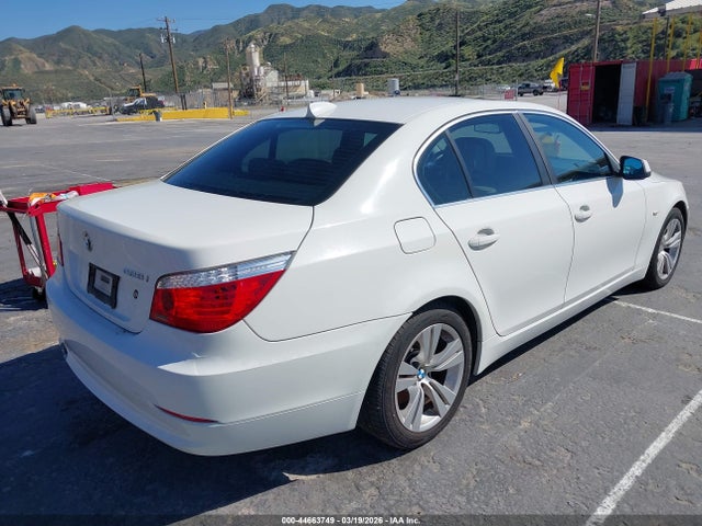 2010 BMW 528I WBANU5C58AC365652 Photo 3
