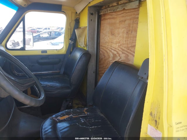 1990 Ford Econoline E350 Cutaway Van მანქანა იყიდება აუქციონზე, vin: 1FDKE37G0LHA92632, აუქციონის ნომერი: 44663756