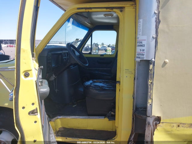 1990 Ford Econoline E350 Cutaway Van მანქანა იყიდება აუქციონზე, vin: 1FDKE37G0LHA92632, აუქციონის ნომერი: 44663756