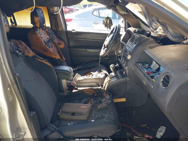 2011 JEEP COMPASS 1J4NT1FB2BD260224 Photo 4