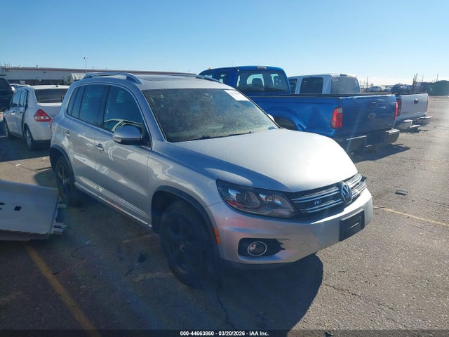 2015 Volkswagen Tiguan R-line მანქანა იყიდება აუქციონზე, vin: WVGAV7AX9FW074366, აუქციონის ნომერი: 44663860