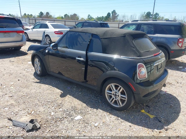 2011 MINI COOPER WMWZN3C52BTZ78340 Photo 2